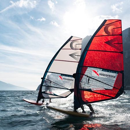 Appartamenti Vasco Renna Surf Center Torbole Sul Garda Extérieur photo